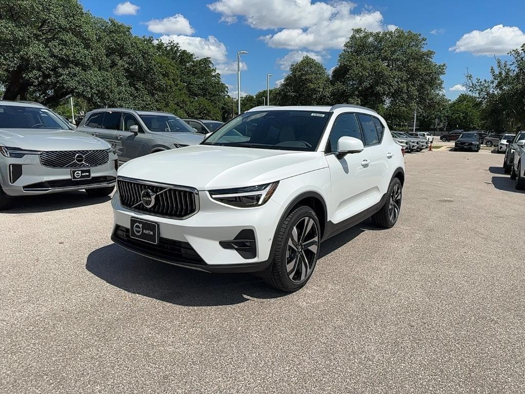 new 2025 Volvo XC40 car, priced at $51,015