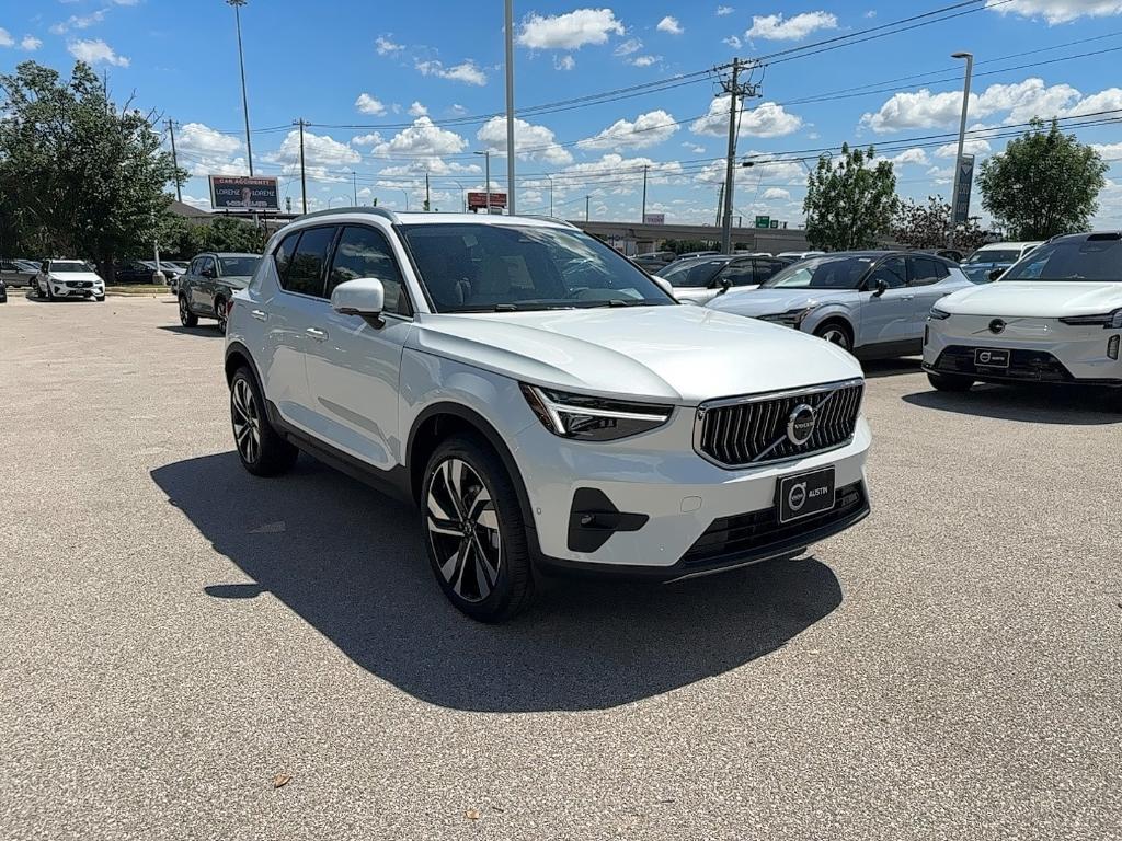 new 2025 Volvo XC40 car, priced at $51,015