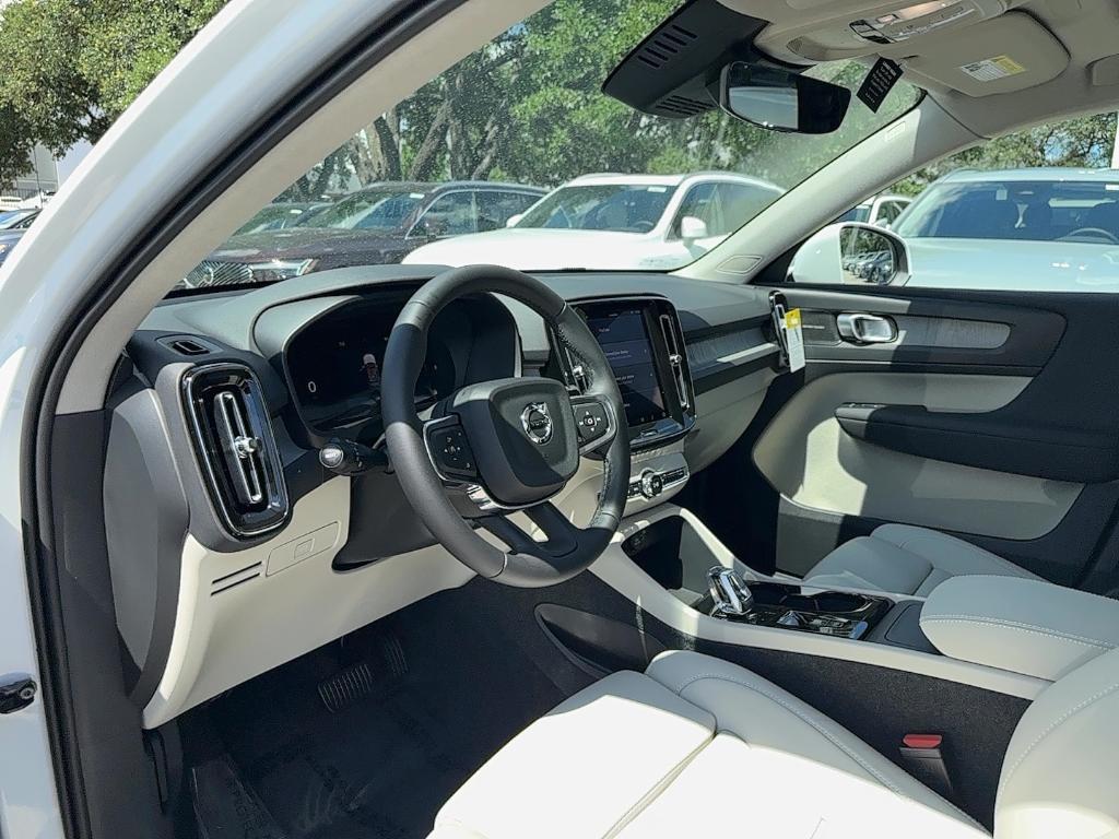 new 2025 Volvo XC40 car, priced at $51,015