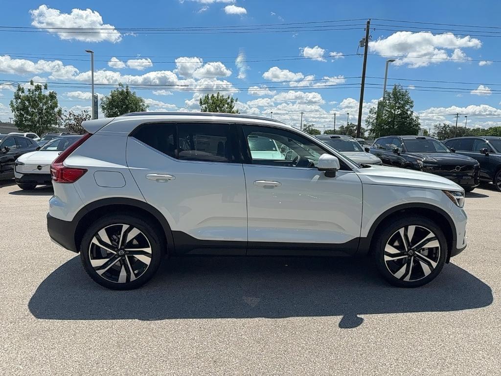 new 2025 Volvo XC40 car, priced at $51,015