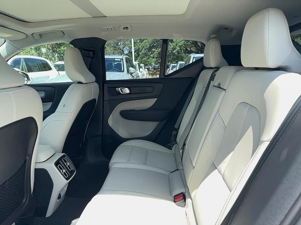 new 2025 Volvo XC40 car, priced at $51,015