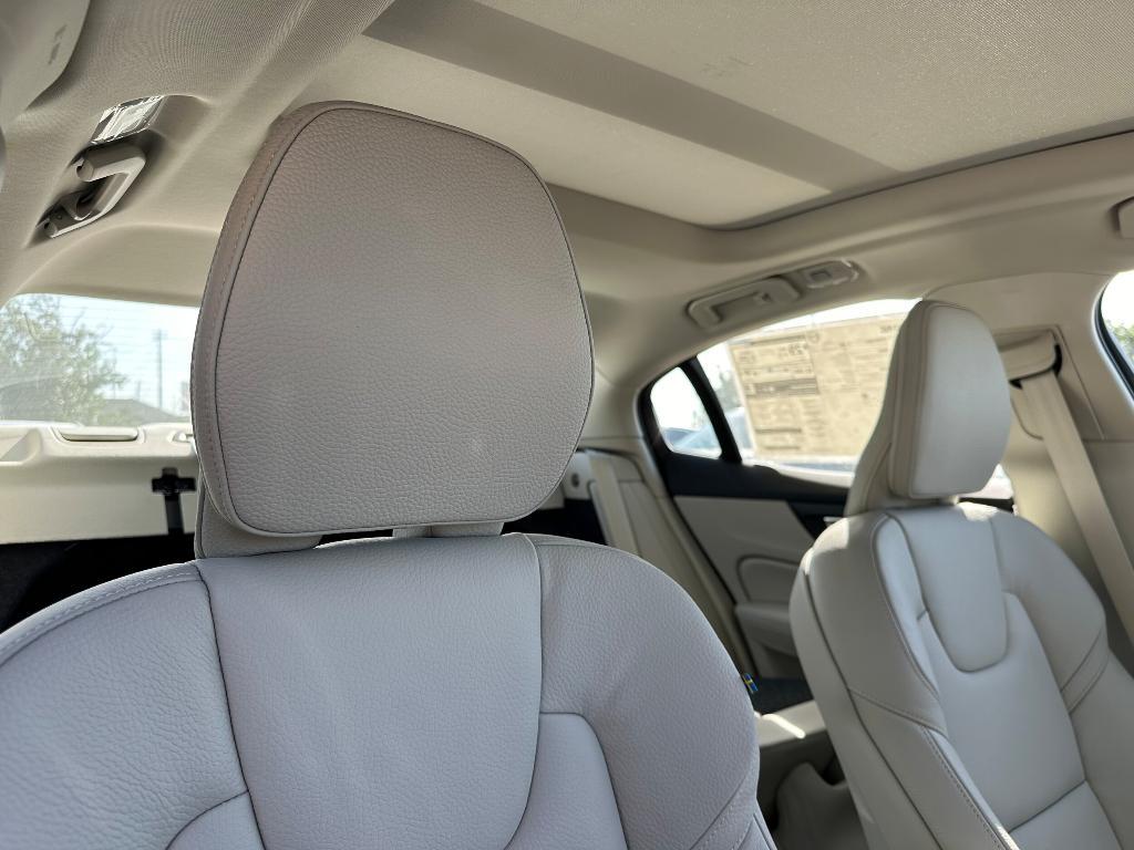 new 2024 Volvo S60 car, priced at $41,775