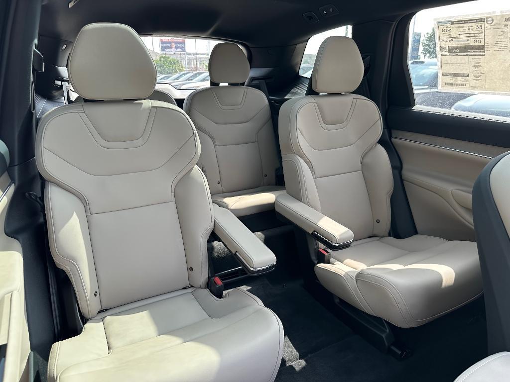 new 2025 Volvo EX90 car, priced at $92,505