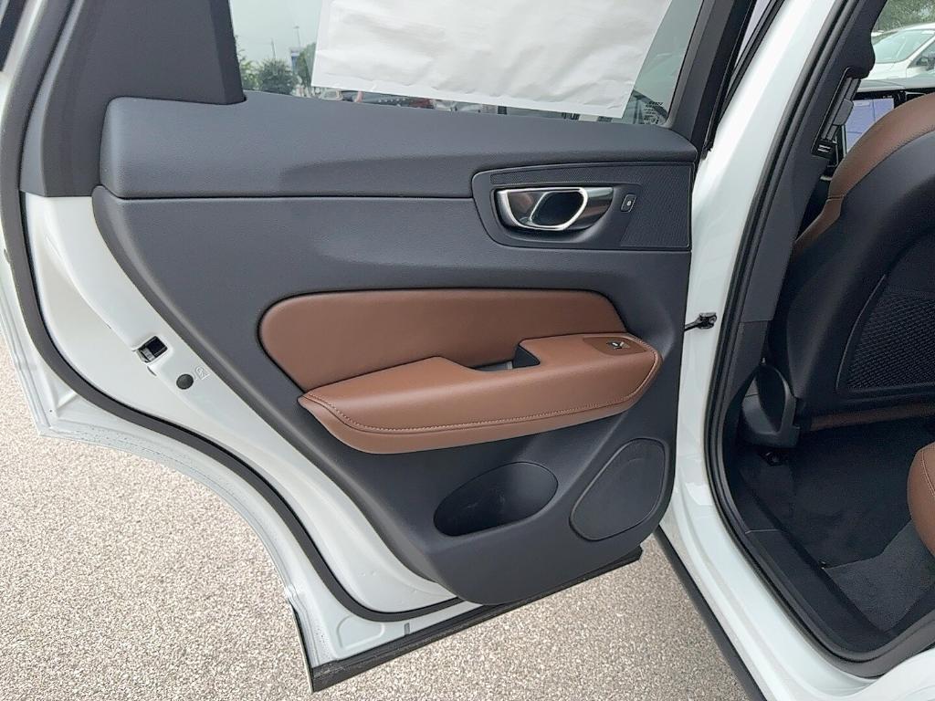 new 2025 Volvo XC60 car, priced at $55,360