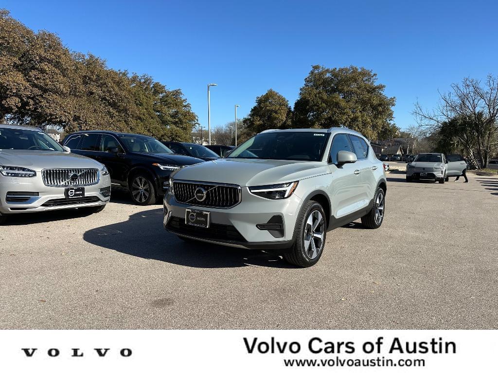 new 2025 Volvo XC40 car, priced at $46,035