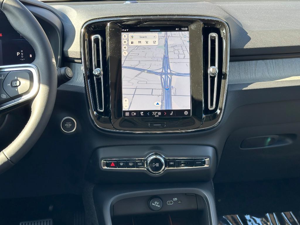 new 2025 Volvo XC40 car, priced at $46,035