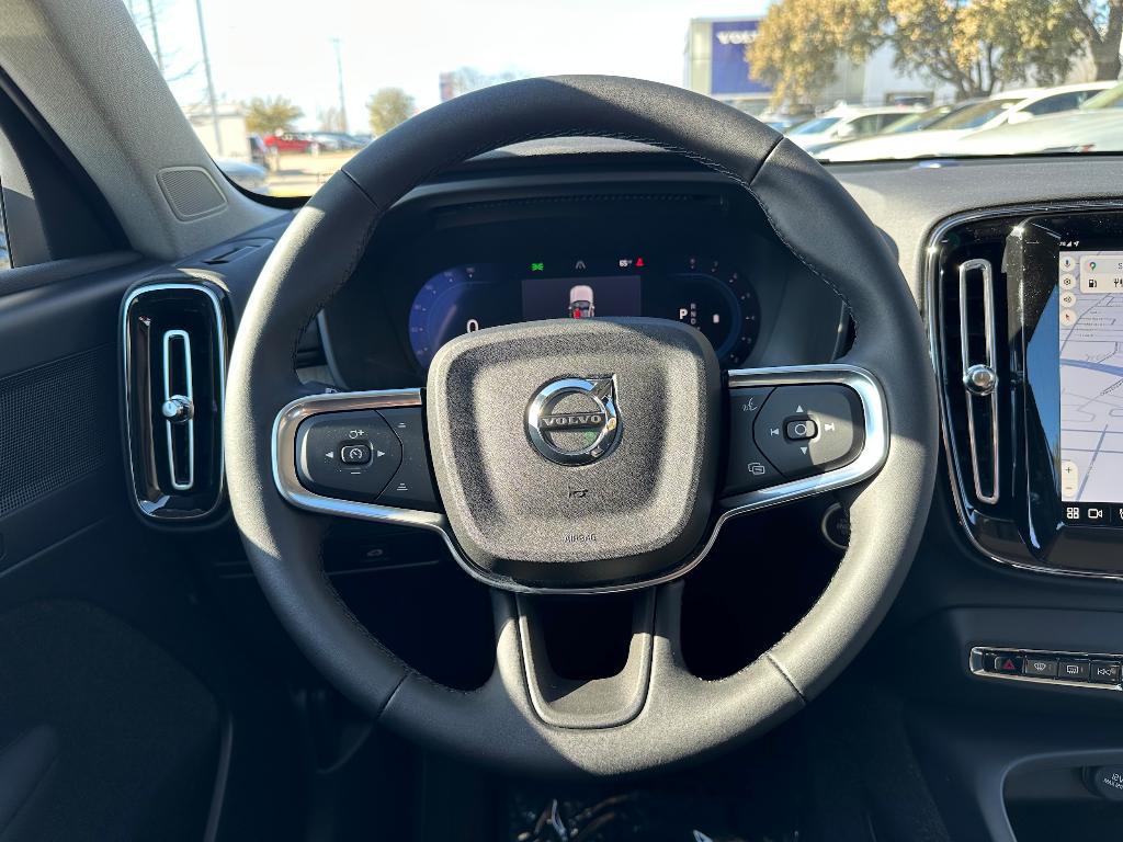 new 2025 Volvo XC40 car, priced at $46,035