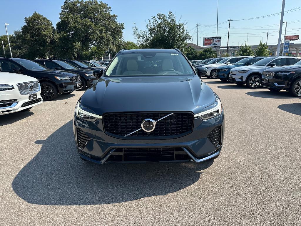 new 2025 Volvo XC60 car, priced at $55,335