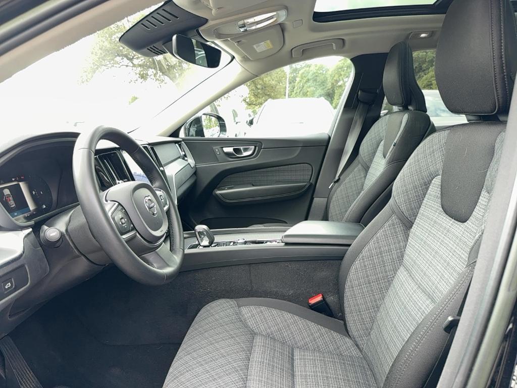 used 2023 Volvo XC60 car, priced at $32,995