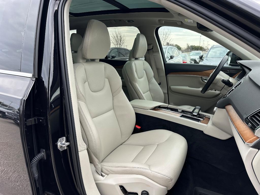 used 2022 Volvo XC90 Recharge Plug-In Hybrid car, priced at $42,764