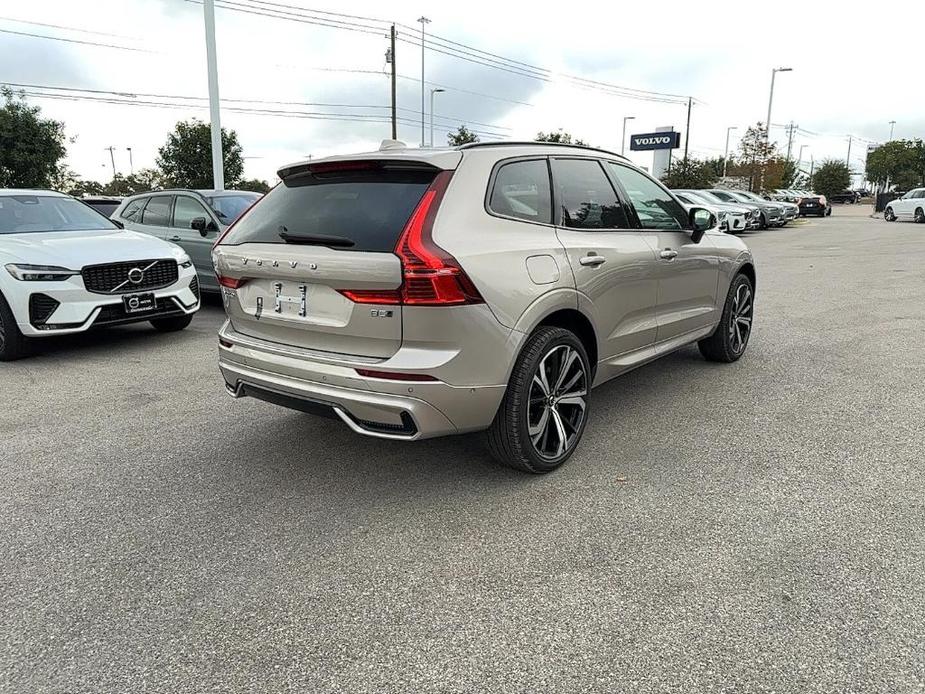 new 2025 Volvo XC60 car, priced at $59,885