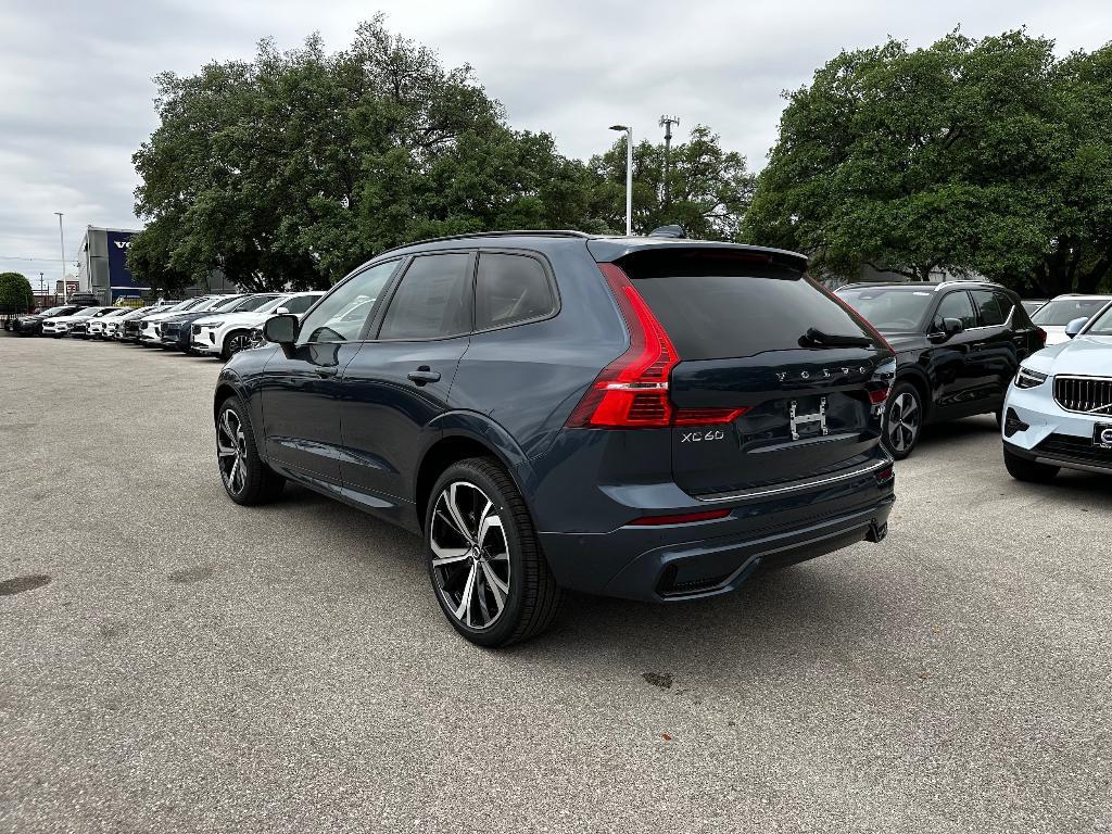 new 2025 Volvo XC60 car, priced at $60,660