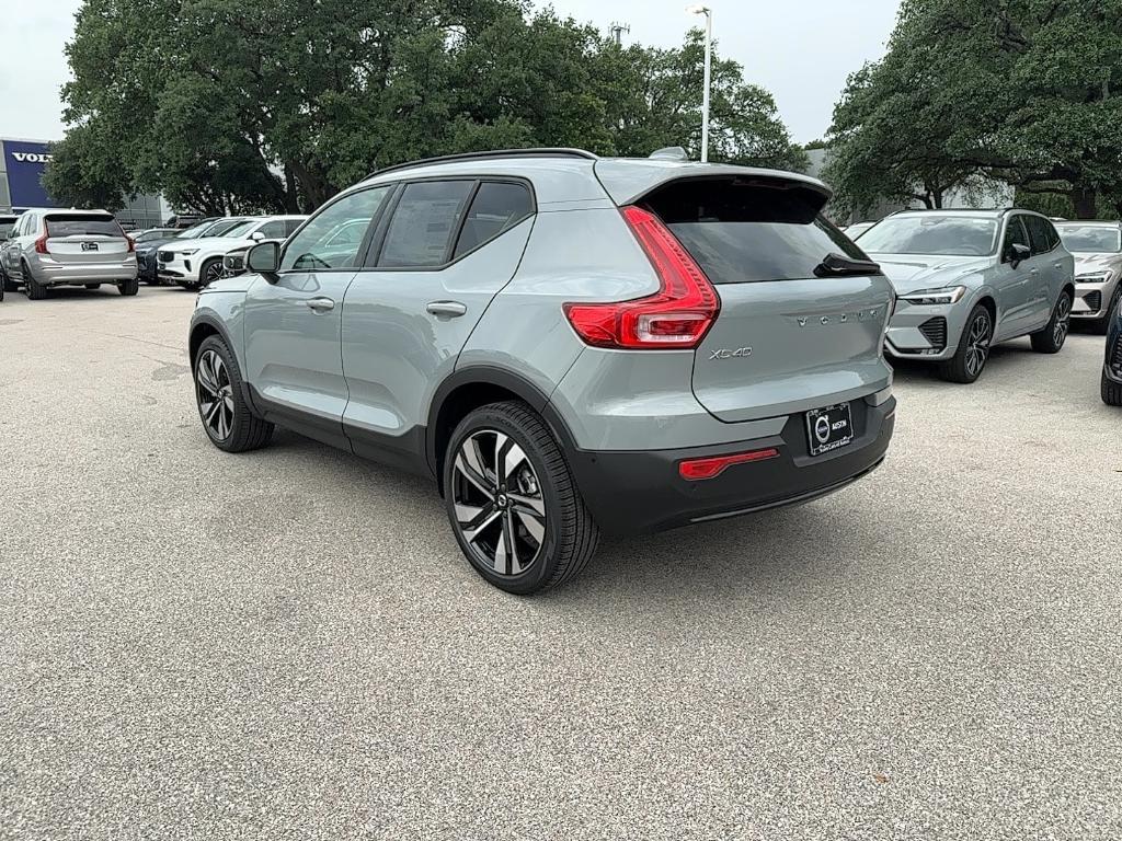 new 2025 Volvo XC40 car, priced at $51,565