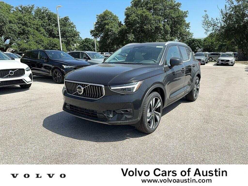 new 2025 Volvo XC40 car, priced at $49,970