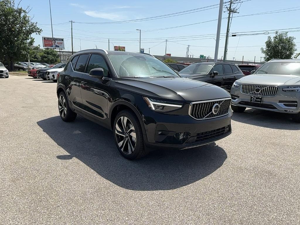 new 2025 Volvo XC40 car, priced at $49,970