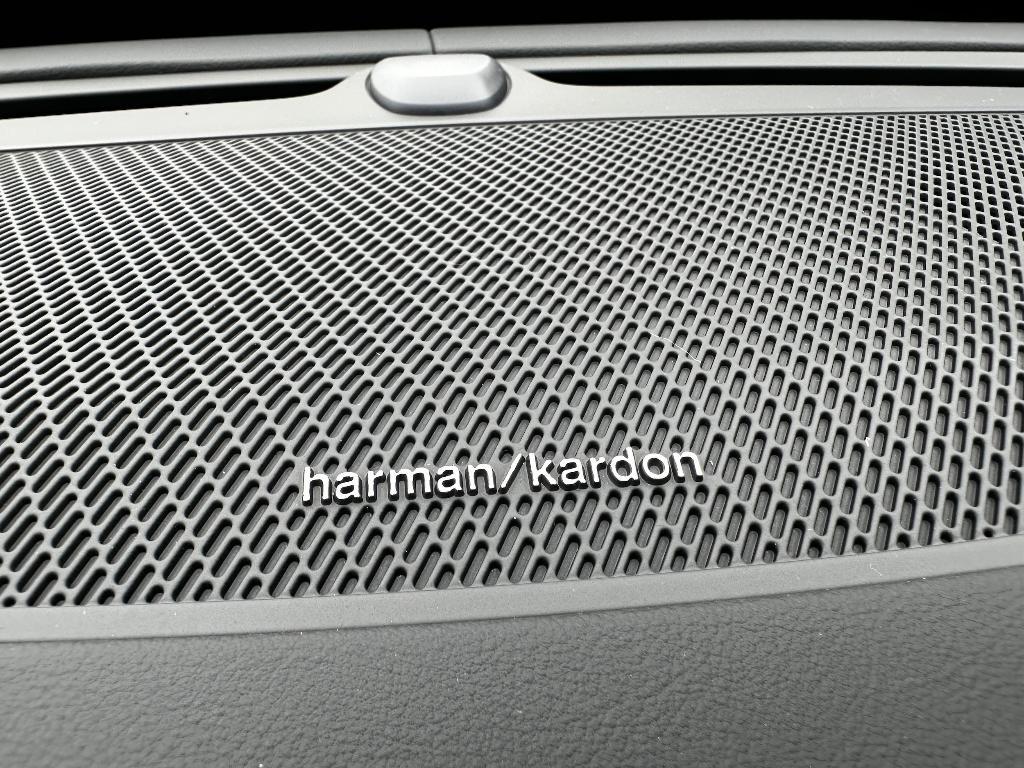 new 2025 Volvo XC90 Plug-In Hybrid car, priced at $81,495