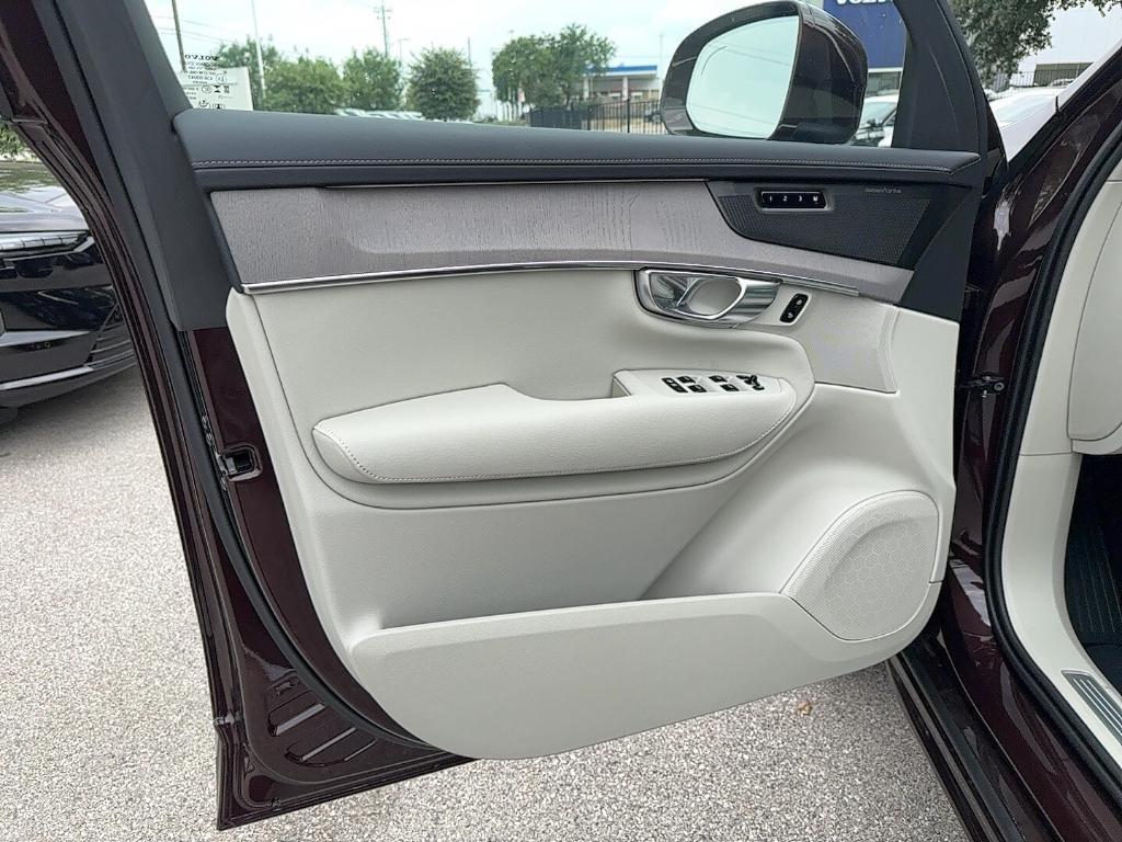 new 2025 Volvo XC90 Plug-In Hybrid car, priced at $82,405