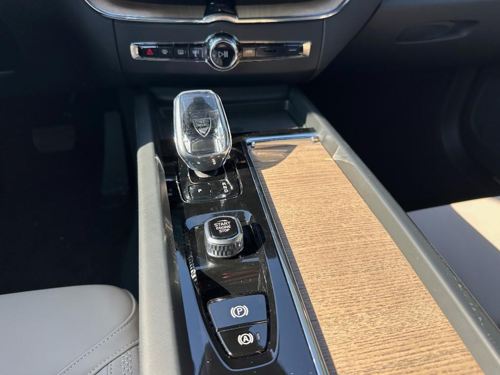 new 2026 Volvo XC60 car, priced at $57,985