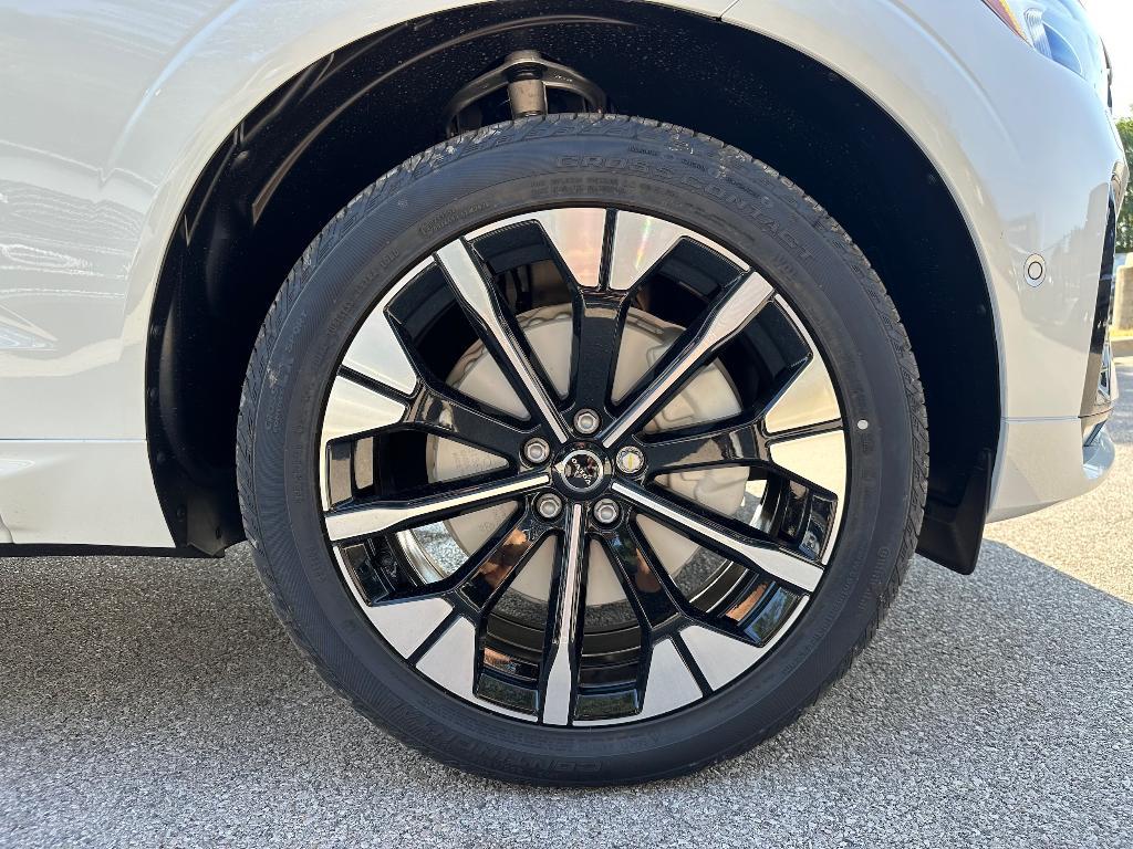 new 2026 Volvo XC60 car, priced at $57,985