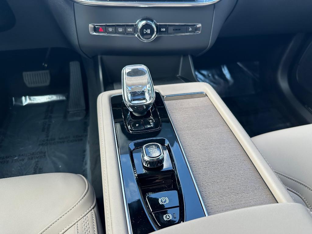 new 2026 Volvo XC90 car, priced at $69,315