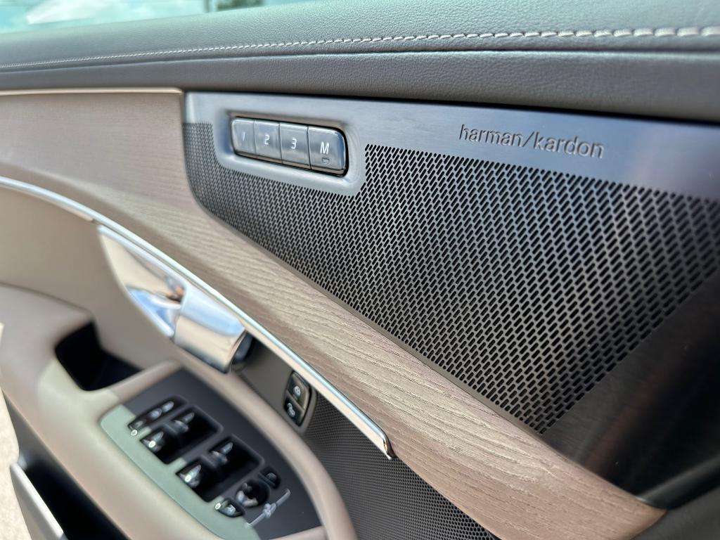 new 2025 Volvo XC90 car, priced at $70,805