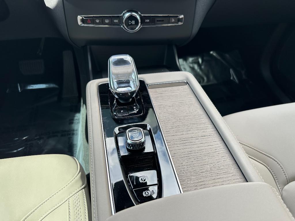 new 2025 Volvo XC90 car, priced at $70,805