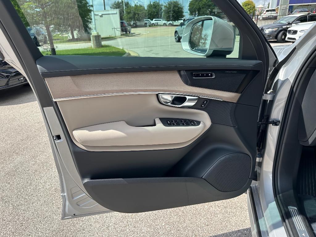 new 2025 Volvo XC90 car, priced at $70,805