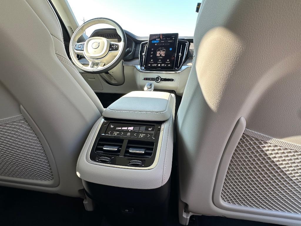 new 2026 Volvo XC90 car, priced at $75,155