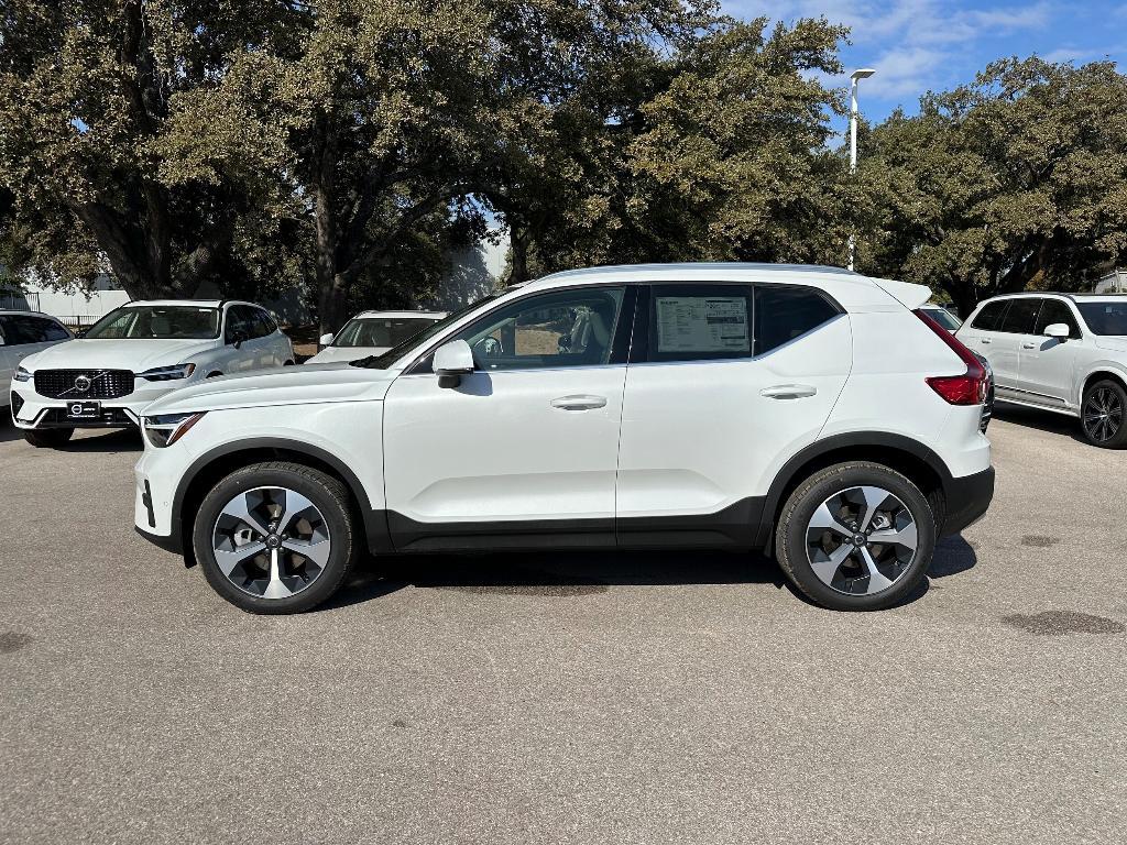 new 2025 Volvo XC40 car, priced at $48,315