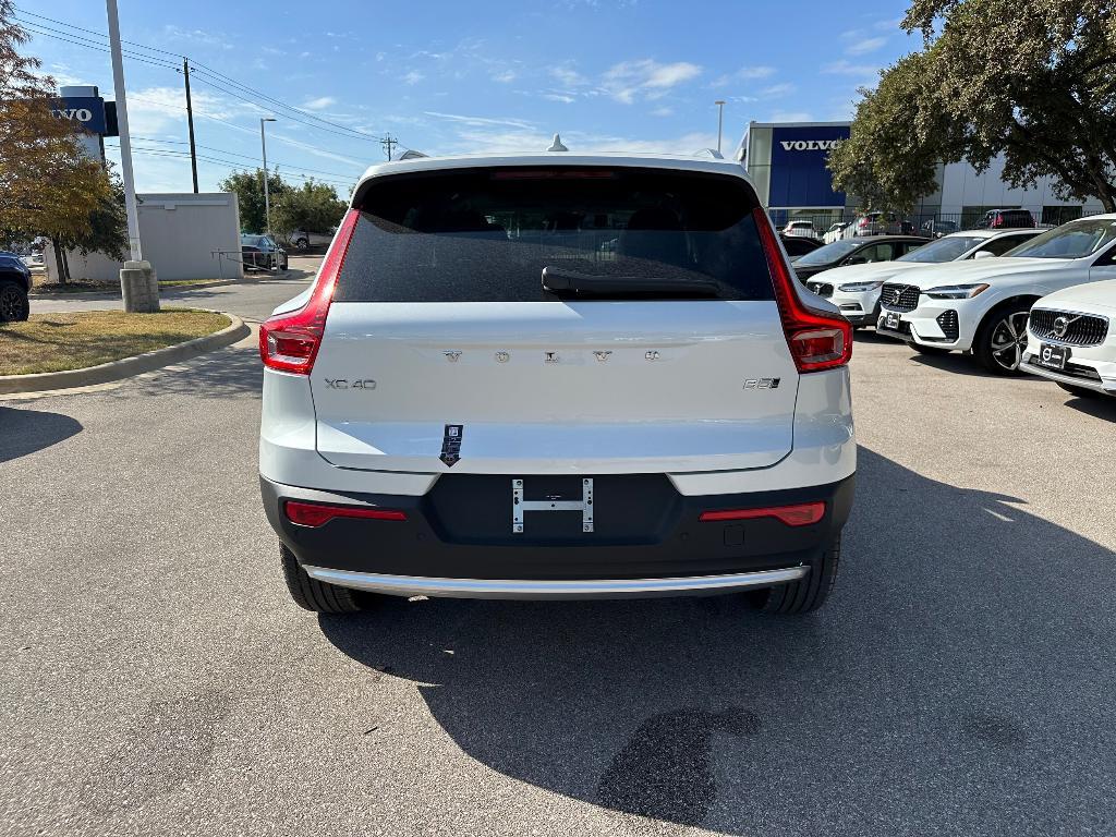 new 2025 Volvo XC40 car, priced at $48,315