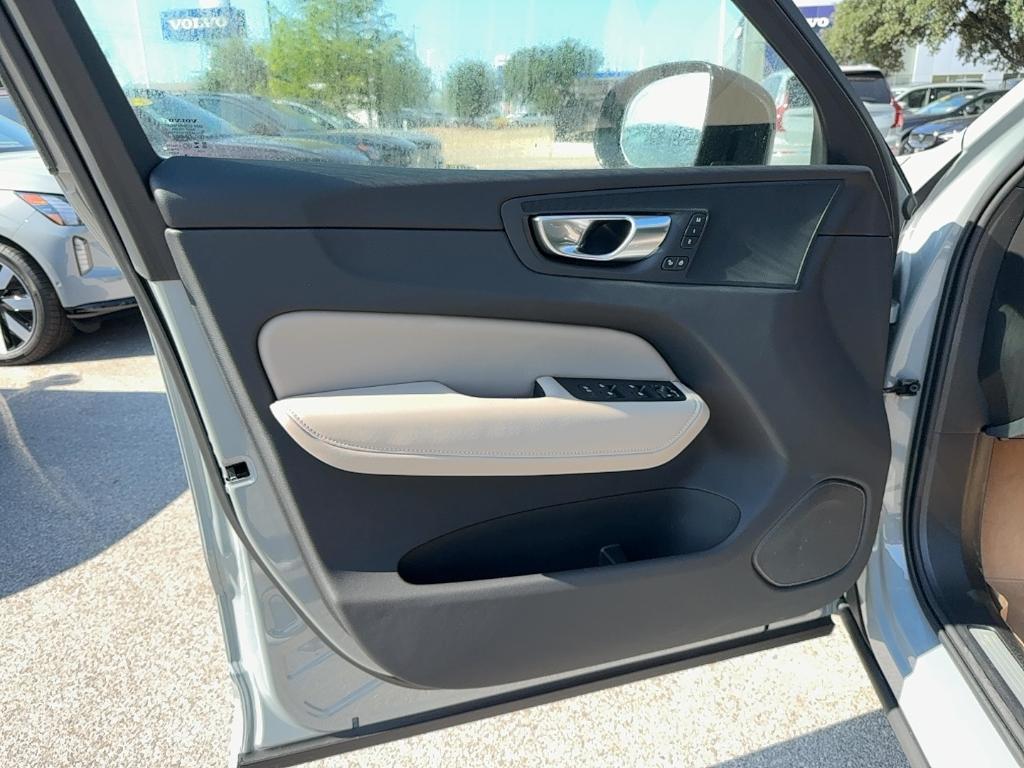 new 2026 Volvo XC60 car, priced at $57,985