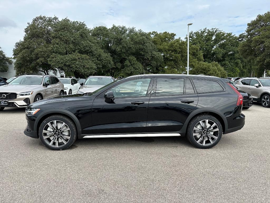 new 2025 Volvo V60 Cross Country car, priced at $58,525