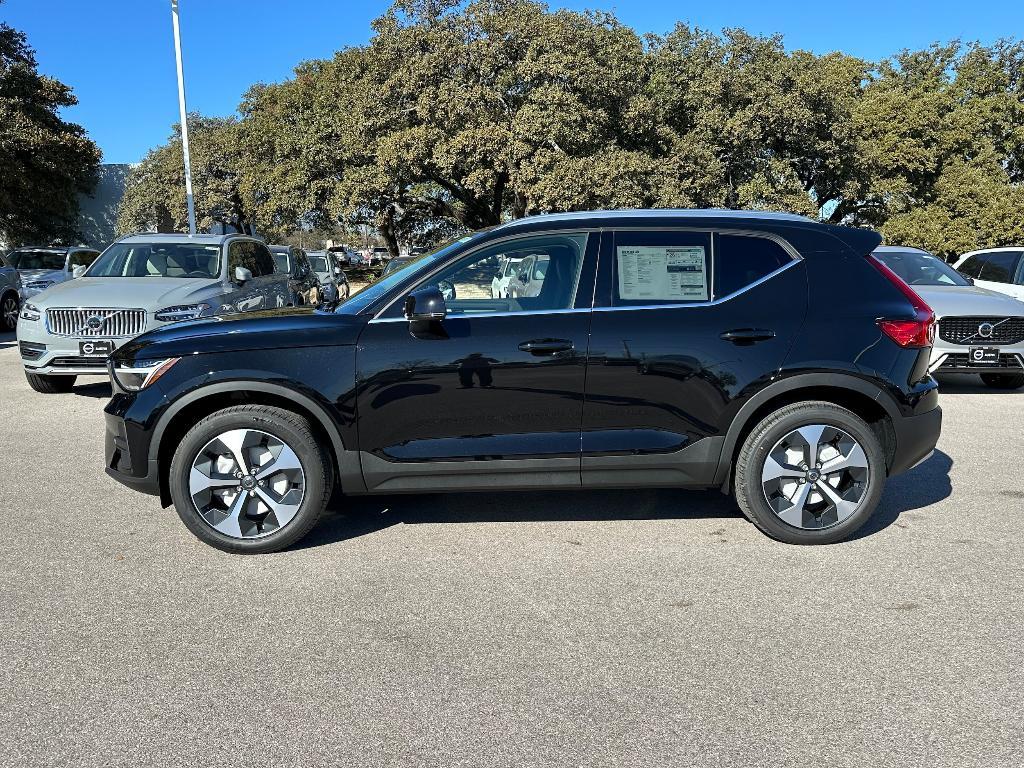 new 2025 Volvo XC40 car, priced at $45,465