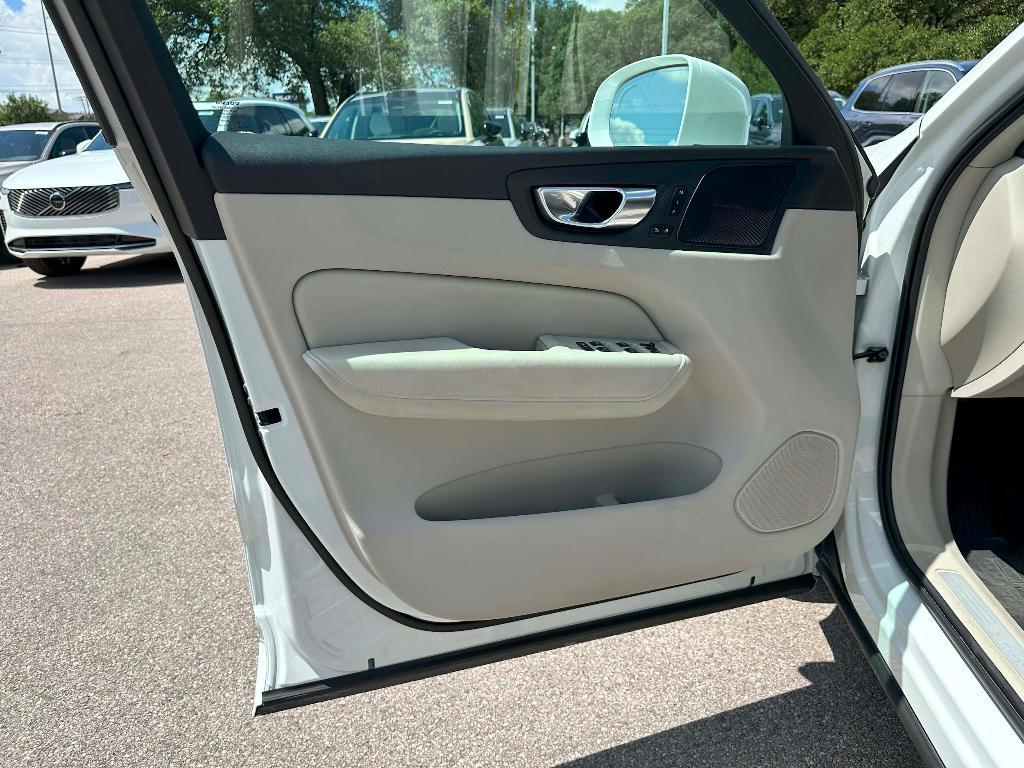 used 2022 Volvo XC60 car, priced at $44,995