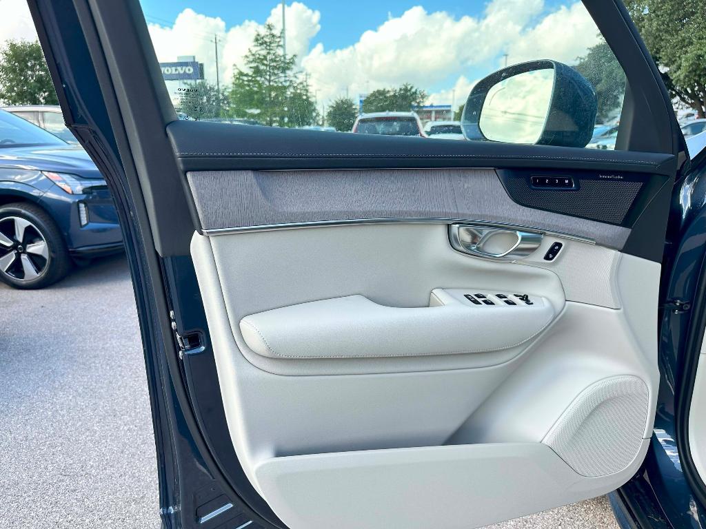 new 2026 Volvo XC90 car, priced at $75,155