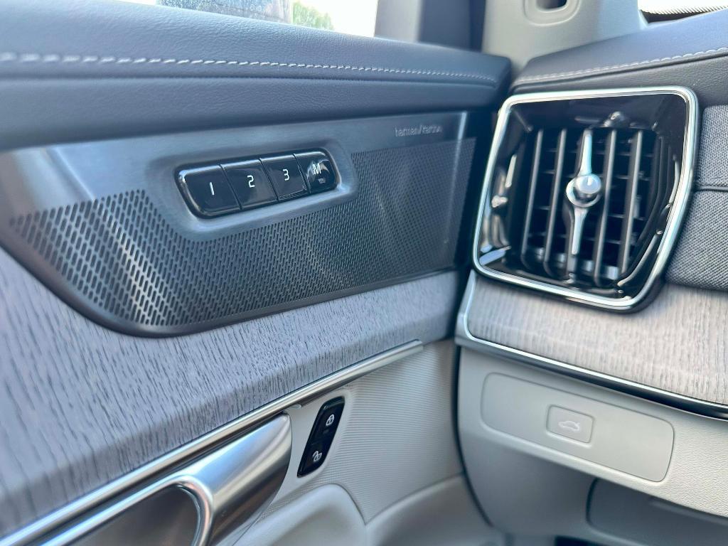 new 2026 Volvo XC90 car, priced at $75,155