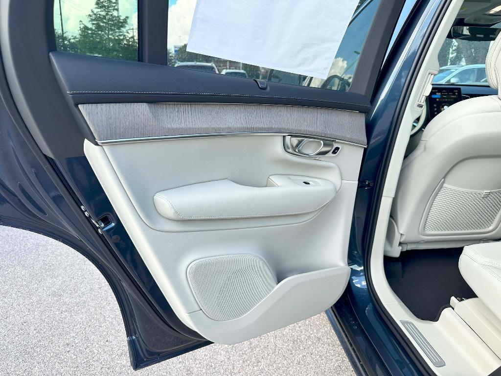 new 2026 Volvo XC90 car, priced at $75,155