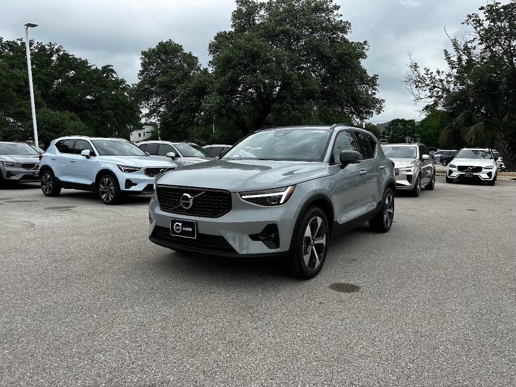 new 2025 Volvo XC40 car, priced at $48,335