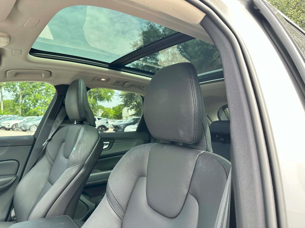 used 2023 Volvo XC60 car, priced at $36,995
