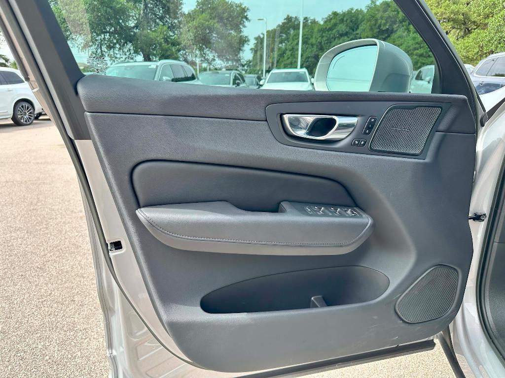 used 2023 Volvo XC60 car, priced at $36,995