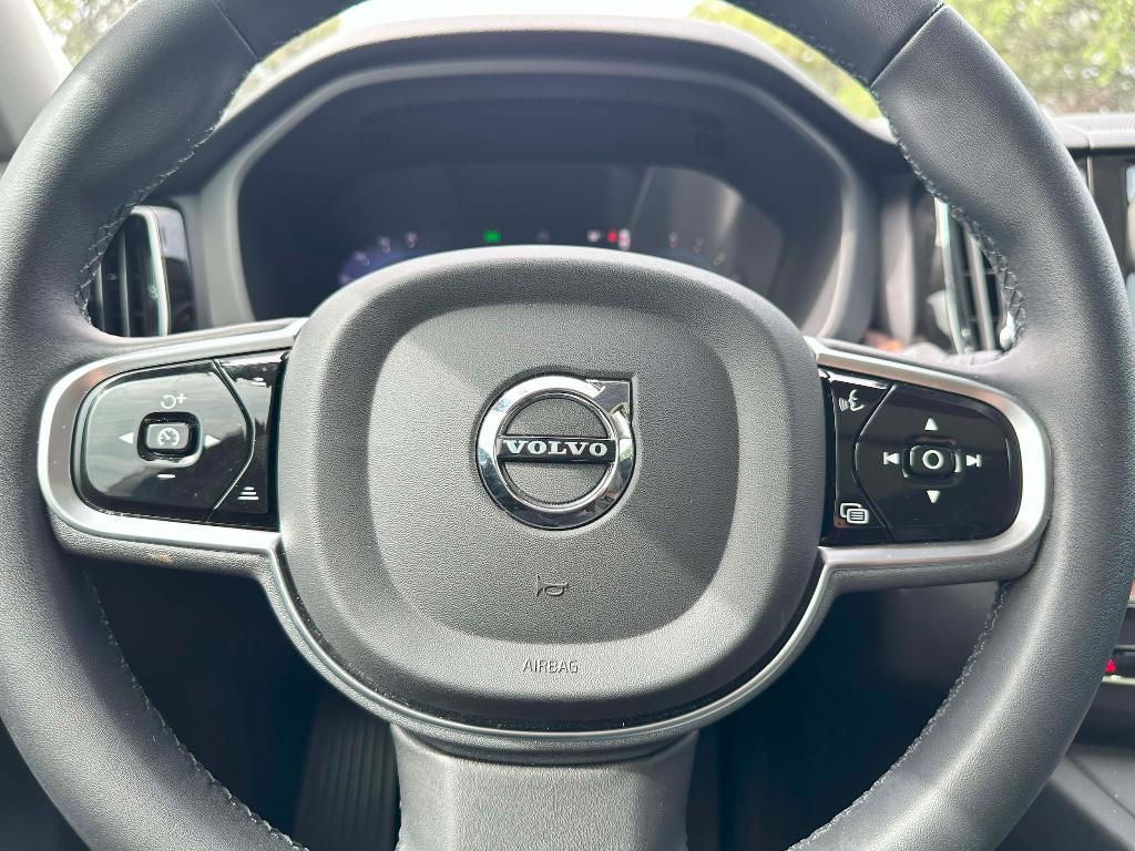 used 2023 Volvo XC60 car, priced at $36,995