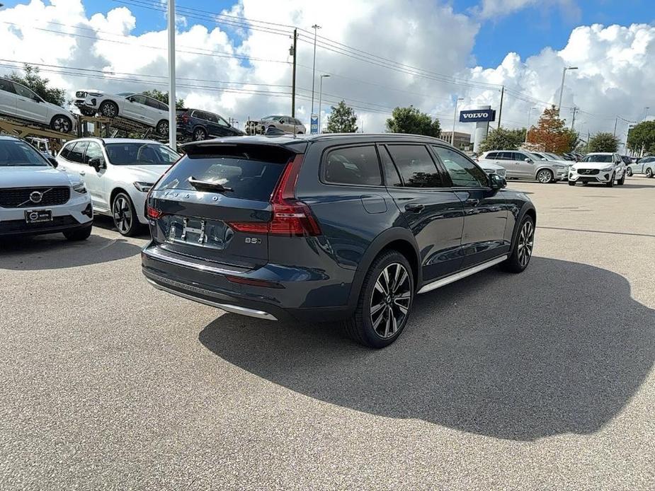 new 2025 Volvo V60 Cross Country car, priced at $61,725