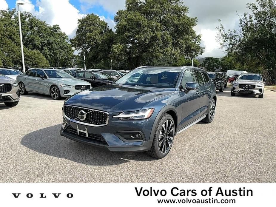 new 2025 Volvo V60 Cross Country car, priced at $61,725