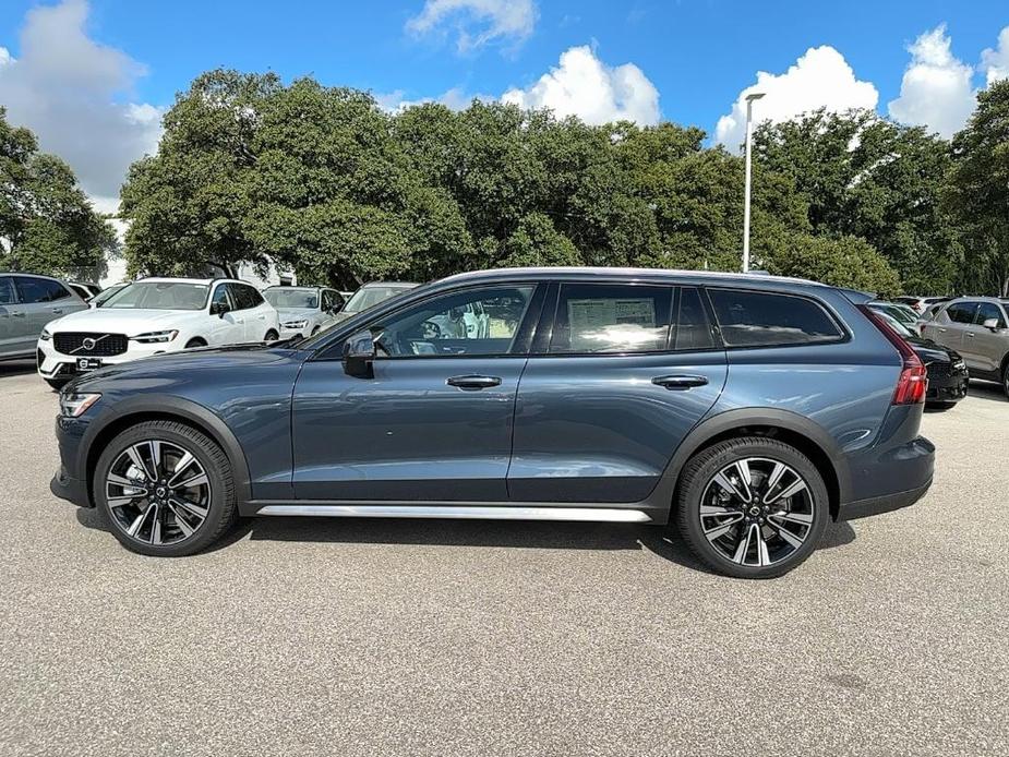 new 2025 Volvo V60 Cross Country car, priced at $61,725