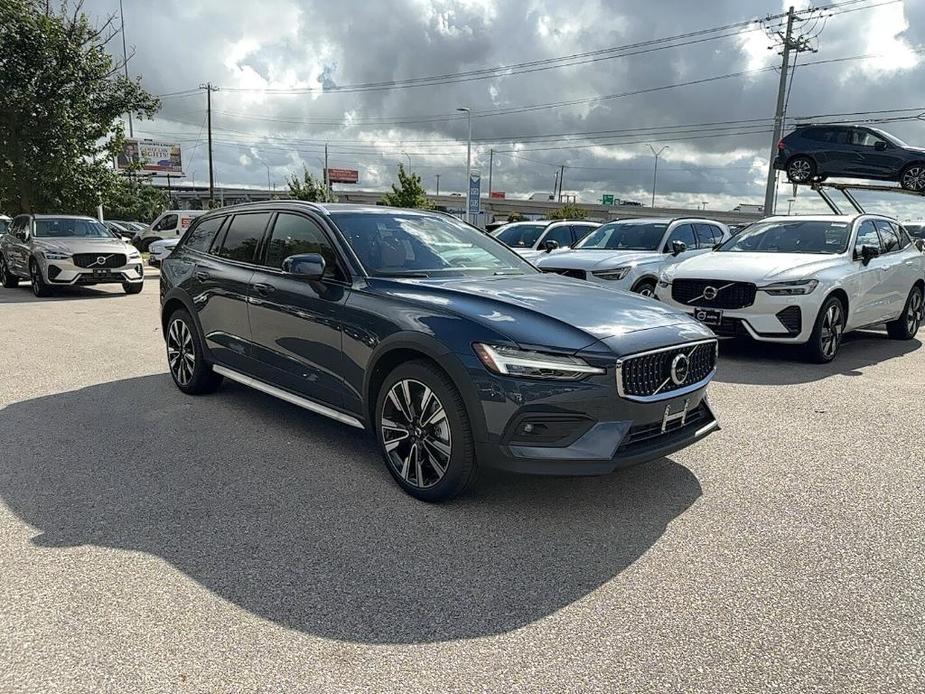 new 2025 Volvo V60 Cross Country car, priced at $61,725