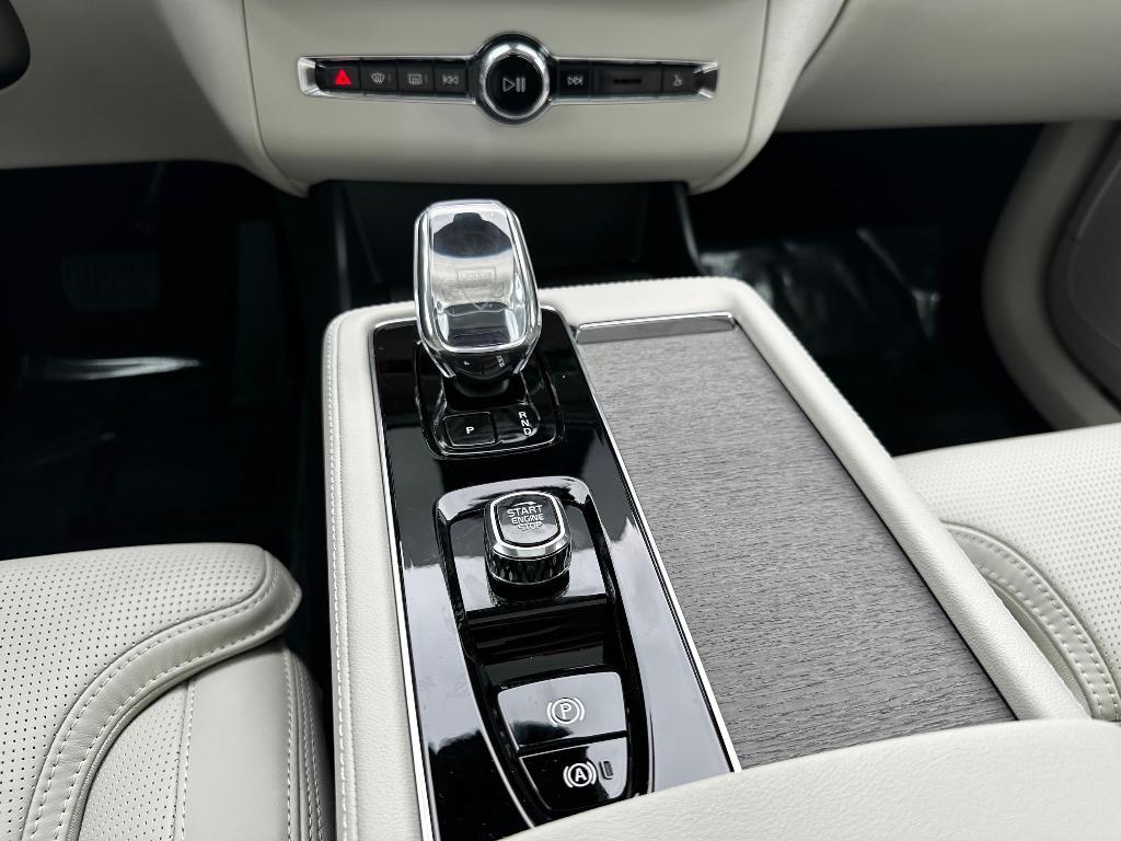 new 2025 Volvo XC90 Plug-In Hybrid car, priced at $81,495