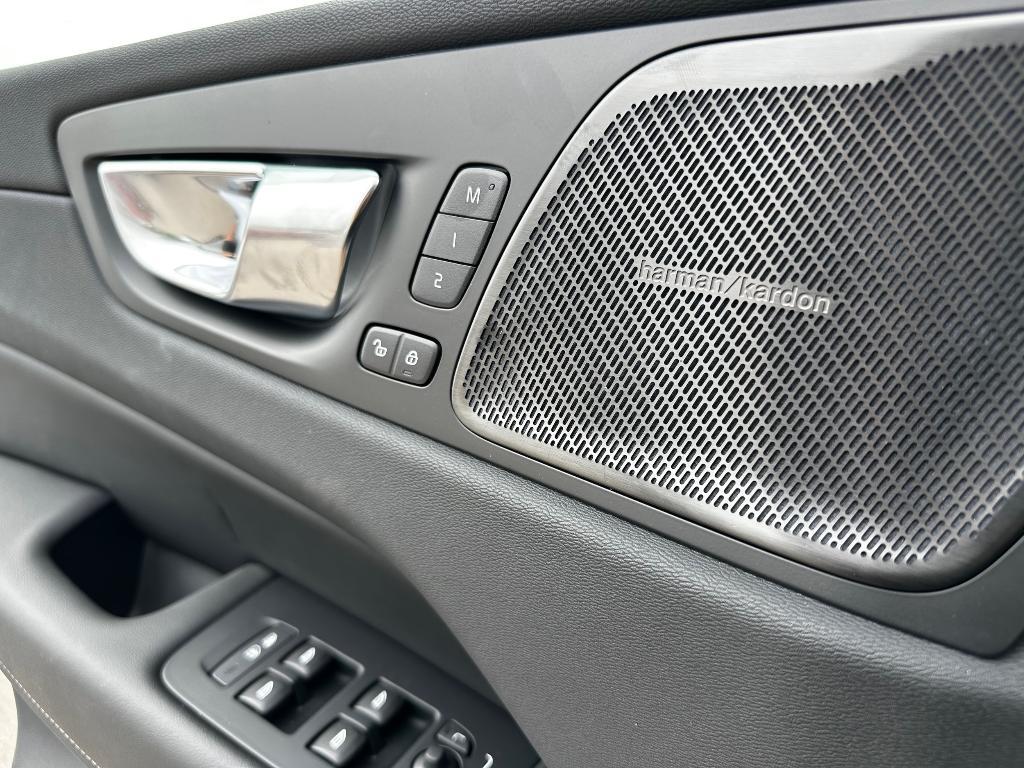 new 2025 Volvo XC60 car, priced at $59,485