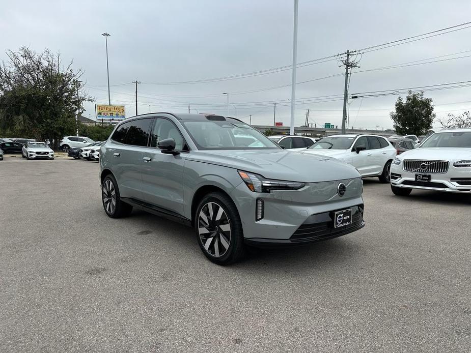 new 2025 Volvo EX90 car, priced at $85,640