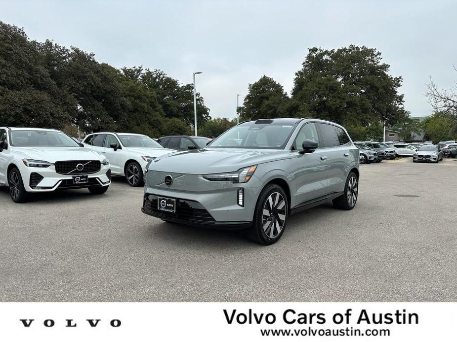 new 2025 Volvo EX90 car, priced at $85,640