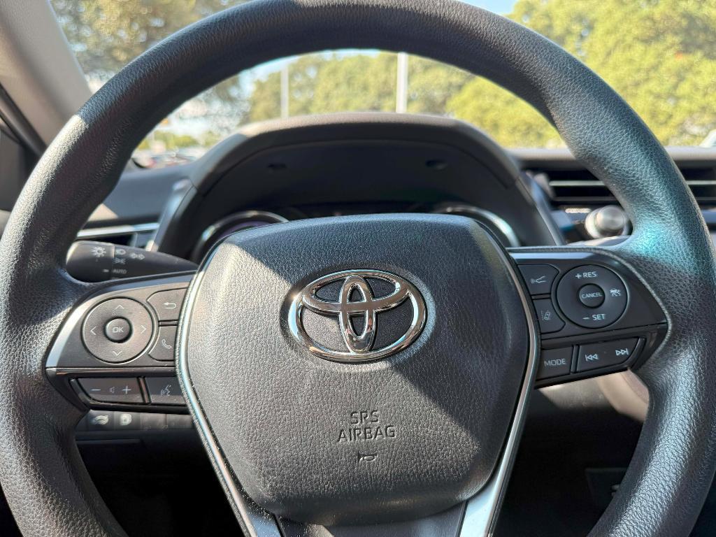 used 2018 Toyota Camry Hybrid car, priced at $16,995